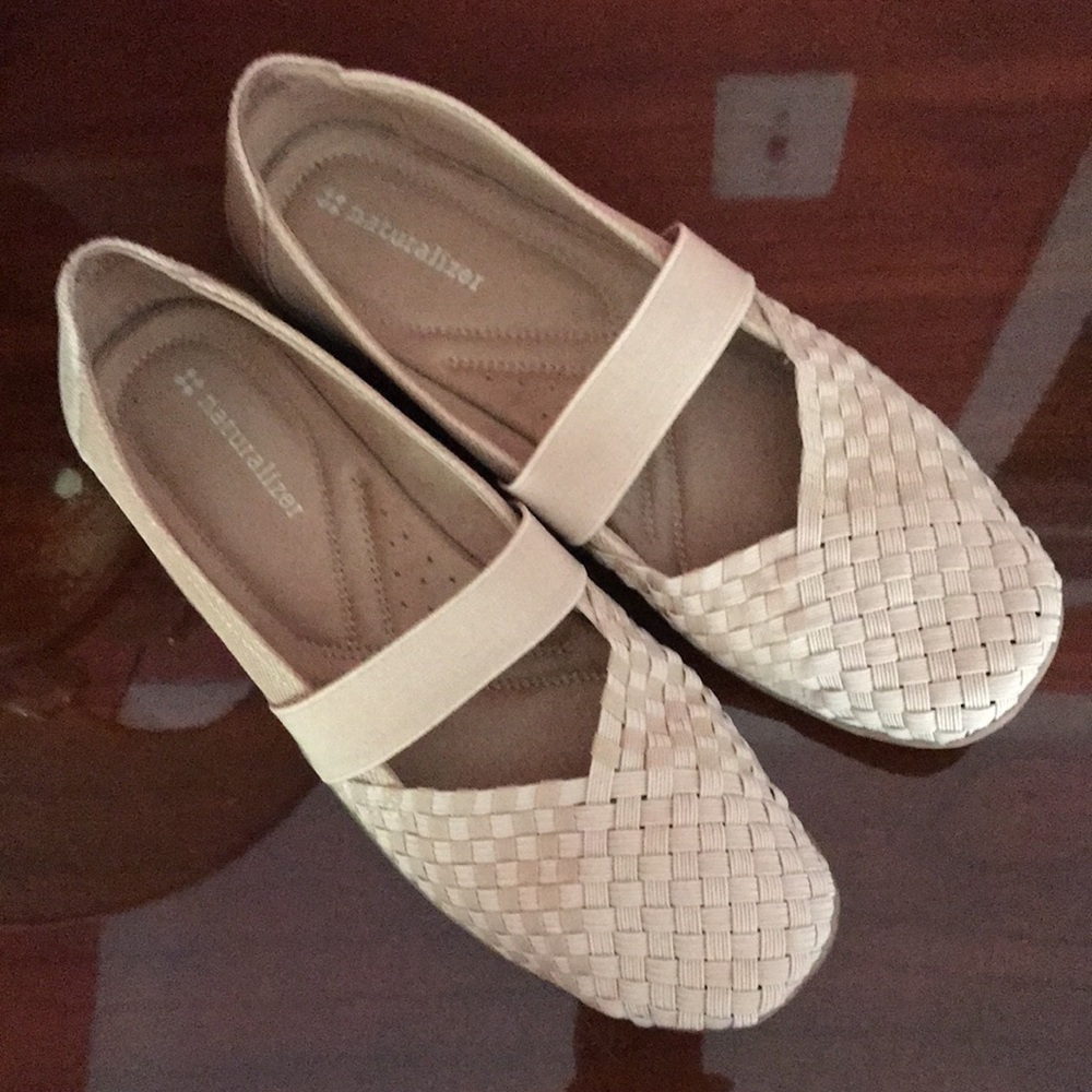 Naturalizer shoes 8.5 medium flats